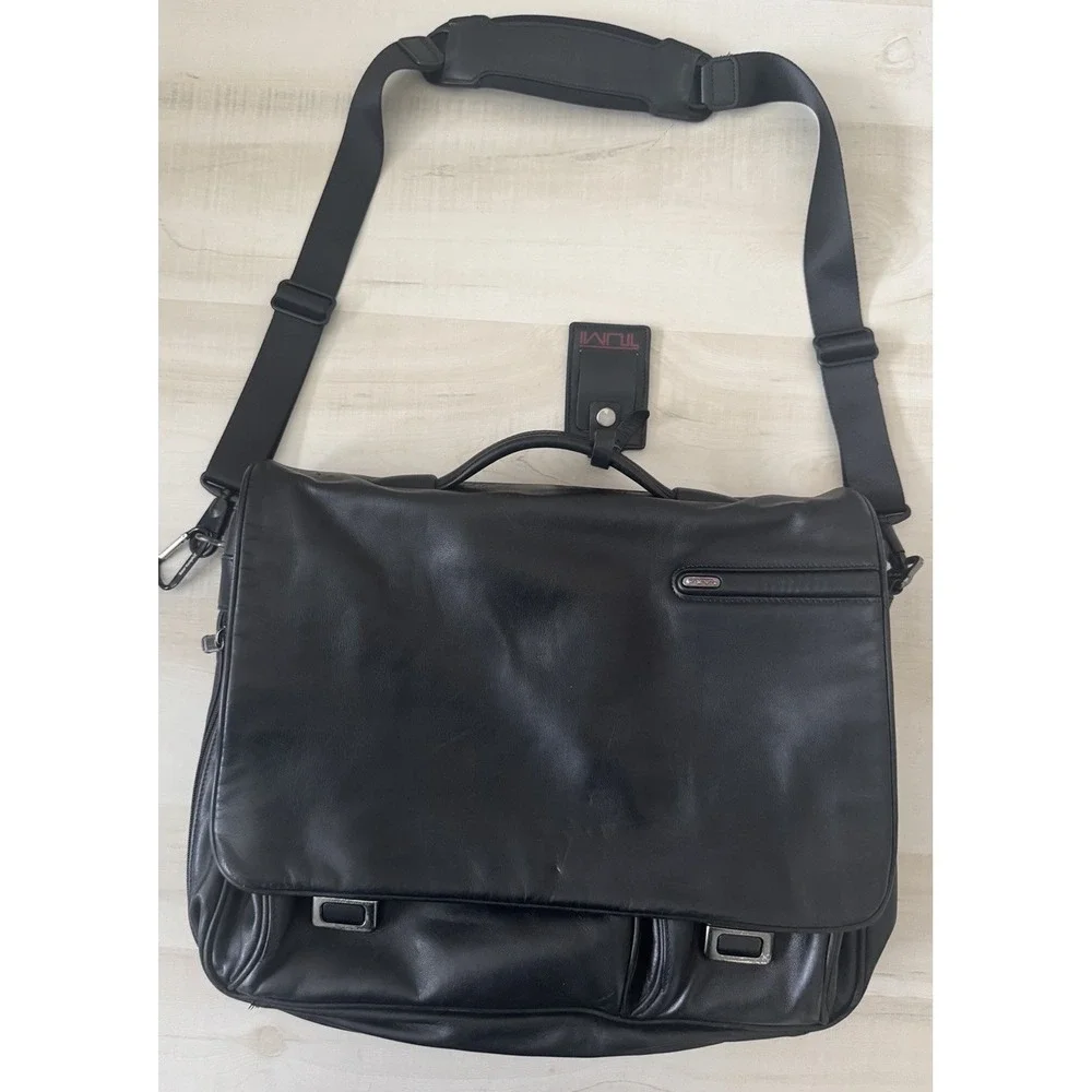 TUMI Alpha Leather Messenger Briefcase Laptop Bag 96141D4 Black